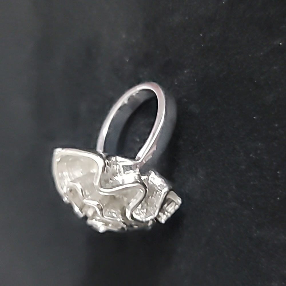 Large Gaudi FlowerCocktail Ring - Picture 2 of 7